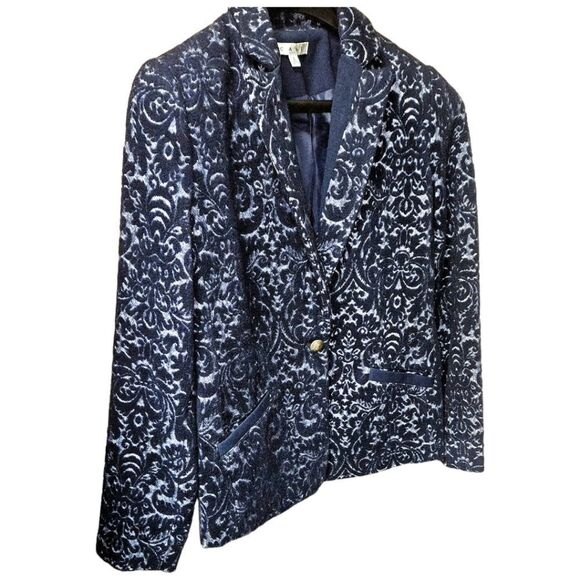 LIKE NEW CABI Women's Soft Floral  Blue & Gray Blazer. - Picture 3 of 15